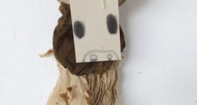 Stiertje, kunstobject voor aan de muur, vodden, kunst aan de wand, mixed media, hedendaagse kunst, Wietske Lycklama à Nijeholt
