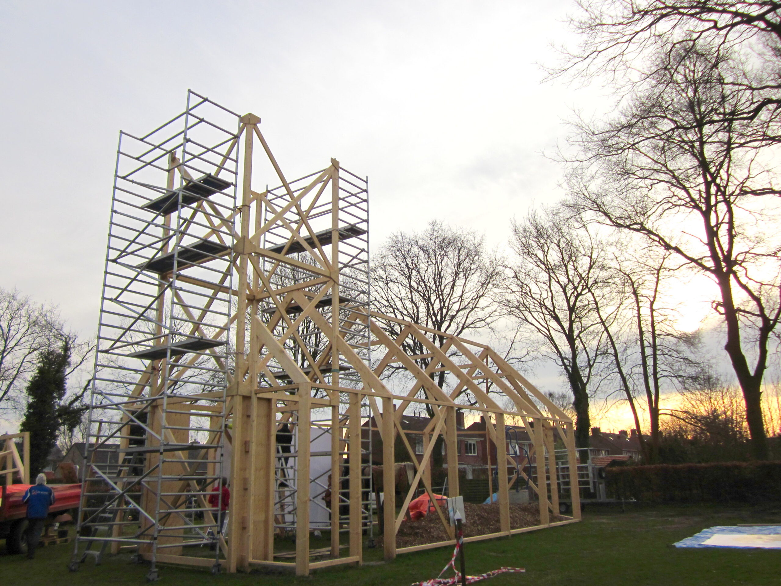 Haren in de Wind replicakerk, opbouw Haren-in-de-Wind-kunstproject, beeldende-kunst-lf2018, kunstenaar-Wietske-Lycklama-à-Nijeholt, kunstinstallatie openbare ruimte 