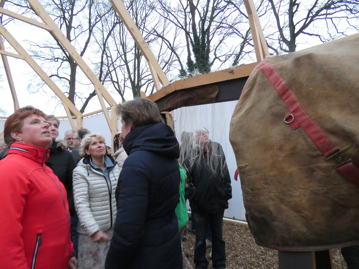 Haren in de Wind replicakerk, hout, paardenhaar Haren-in-de-Wind-kunstproject, beeldende-kunst-LF2018, kunstenaar-Wietske-Lycklama-à-Nijeholt, kunstinstallatie openbare ruimte 