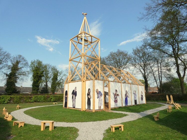 Haren in de Wind, kunstinstallatie replica kerk in de openbare ruimte, LF2018, kunstenaar Wietske Lycklama à Nijeholt