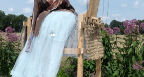 Amazonepaard, Fietsroute Parels van Gaasterland 2025, textielinstallatie buiten, textiel kunstbeeld, kunstkring Gaasterland, Wietske Lycklama à Nijeholt